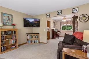 21071 Hyacinth Ave, Lakeville, MN 55044 - Photo 8
