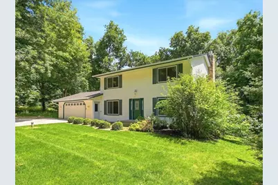 9331 Cedar Forest Road, Eden Prairie, MN 55347 - Photo 4