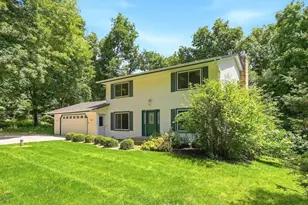 9331 Cedar Forest Rd, Eden Prairie, MN 55347 - Photo 4
