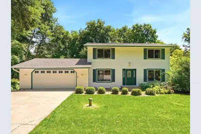 9331 Cedar Forest Road, Eden Prairie, MN 55347 - Photo 2