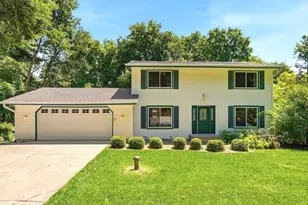 9331 Cedar Forest Rd, Eden Prairie, MN 55347 - Photo 2