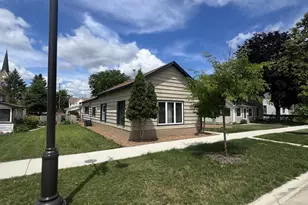 214 E Main St, Belle Plaine, MN 56011 - Photo 2