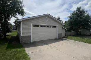 214 E Main St, Belle Plaine, MN 56011 - Photo 14