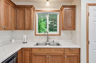 2013 E Oak Knoll Dr NE, Alexandria, MN 56308 - Photo 8