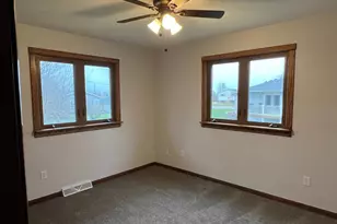 703 S 3rd St, Ellendale, MN 56026 - Photo 28