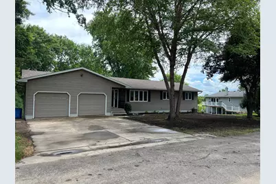 703 S 3rd Street, Ellendale, MN 56026 - Photo 4
