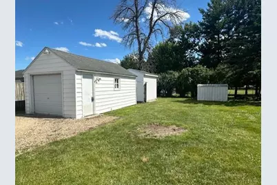 810 14th Avenue SE, Austin, MN 55912 - Photo 4