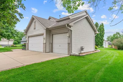3901 Foxglove Court N, Brooklyn Park, MN 55443 - Photo 4