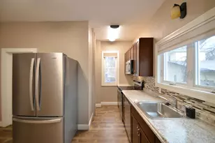 910 7th St N, Fargo, ND 58102 - Photo 8
