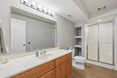 1860 Spinaker Drive, Woodbury, MN 55125 - Photo 36