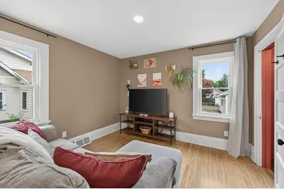 1069 Minnehaha Avenue W, Saint Paul, MN 55104 - Photo 8