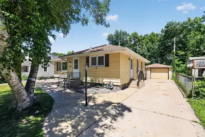 645 23rd Street NE, Rochester, MN 55906 - Photo 2