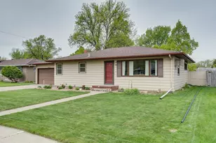 1821 16th St S, Moorhead, MN 56560 - Photo 4