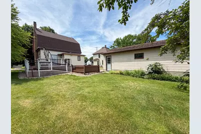 112 4th Street S, Gaylord, MN 55334 - Photo 2