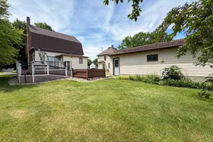112 4th St S, Gaylord, MN 55334 - Photo 2