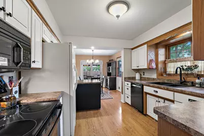 1020 W 107th Street, Bloomington, MN 55431 - Photo 16