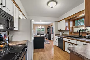 1020 W 107th St, Bloomington, MN 55431 - Photo 16