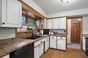 1020 W 107th St, Bloomington, MN 55431 - Photo 14