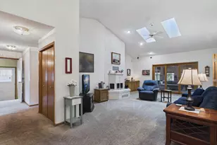 3235 Park Overlook Dr, Shoreview, MN 55126 - Photo 2