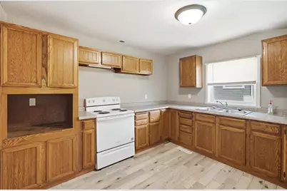 104 N Secor Street, Bricelyn, MN 56014 - Photo 2