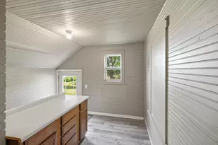 104 N Secor St, Bricelyn, MN 56014 - Photo 4