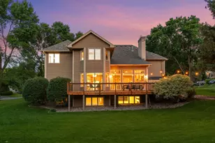 800 Fox Ct, Chanhassen, MN 55317 - Photo 4