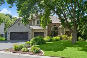 800 Fox Ct, Chanhassen, MN 55317 - Photo 8