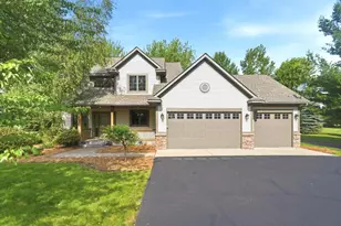 964 Fraser Ln, Hudson, WI 54016 - Photo 2