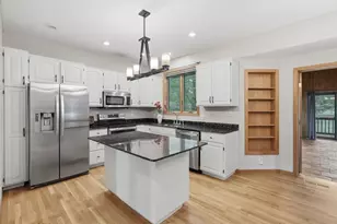 964 Fraser Ln, Hudson, WI 54016 - Photo 8