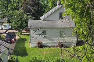 1019 Paulson Ave, Worthington, MN 56187 - Photo 2