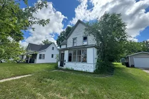 216 1st St NE, Wadena, MN 56482 - Photo 2