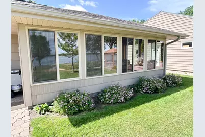 1010 S Shore Drive, Worthington, MN 56187 - Photo 8