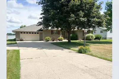 1010 S Shore Drive, Worthington, MN 56187 - Photo 2