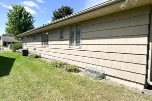 1010 S Shore Dr, Worthington, MN 56187 - Photo 8
