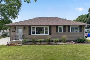 1525 11th Ave NE, Rochester, MN 55906 - Photo 2