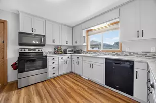 1525 11th Ave NE, Rochester, MN 55906 - Photo 12