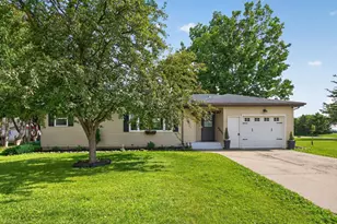 416 Smith St, Spring Valley, MN 55975 - Photo 2