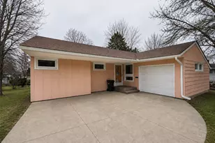 1702 3rd Ave NW, Austin, MN 55912 - Photo 2