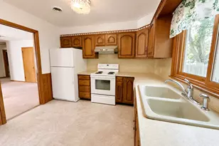 1702 3rd Ave NW, Austin, MN 55912 - Photo 8