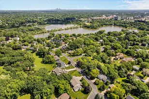 6716 W Shore Dr, Edina, MN 55435 - Photo 10