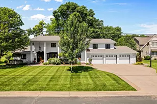6716 W Shore Dr, Edina, MN 55435 - Photo 2