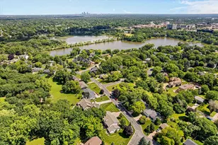 6716 W Shore Dr, Edina, MN 55435 - Photo 4