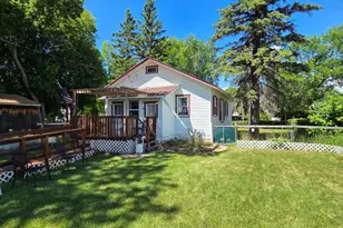 611 7th St, International Falls, MN 56649 - Photo 2