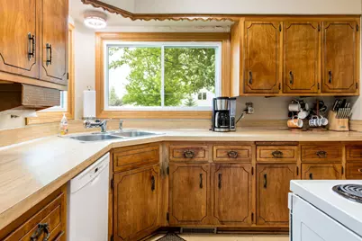 515 15th Avenue W, Alexandria, MN 56308 - Photo 6