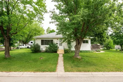 515 15th Avenue W, Alexandria, MN 56308 - Photo 1