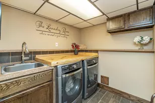 1104 Falls Curve, Chaska, MN 55318 - Photo 32