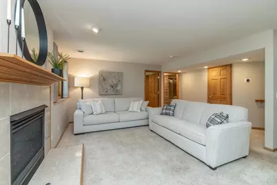 1104 Falls Curve, Chaska, MN 55318 - Photo 30