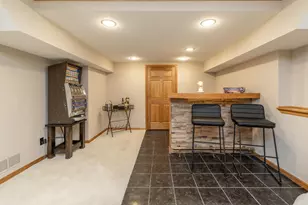 1104 Falls Curve, Chaska, MN 55318 - Photo 40