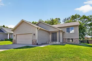 3909 46th Ave NW, Rochester, MN 55901 - Photo 2