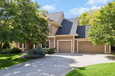 2404 Fieldstone Curve, Woodbury, MN 55129 - Photo 2
